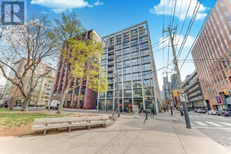 Building Photo - 39-739 Brant St