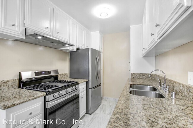 Building Photo - 1 br, 1 bath Apartment - 1234 Wellesley Av...