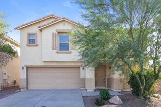 Building Photo - 1360 E Clifton Ave