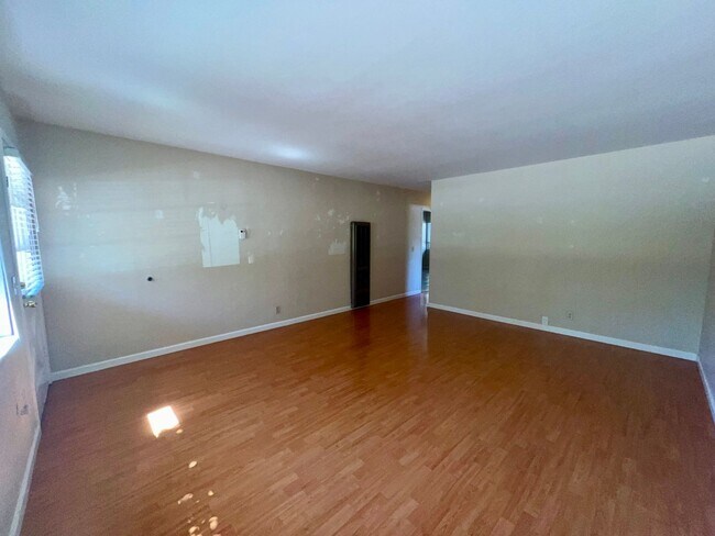 Building Photo - 1487-1489 Vallejo Dr