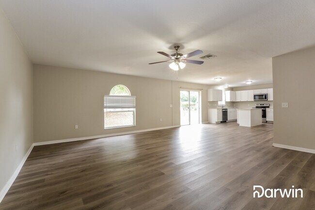 Building Photo - 1602 Sterns Dr