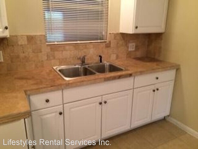 Foto del edificio - 3 br, 2 bath House - 6846 Cinderella Rd