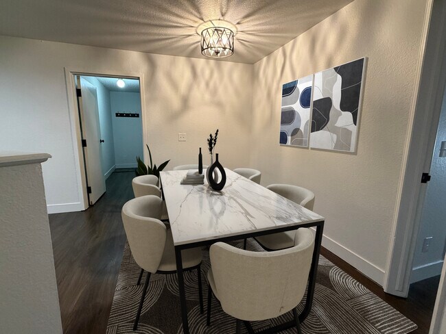 Building Photo - 2 Acoma St Unit 13