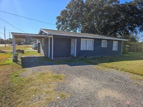 Building Photo - 12843-12849 Hamshire Rd