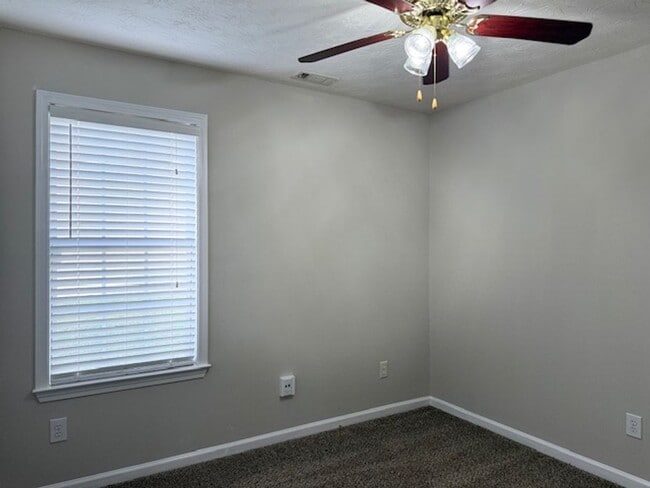Building Photo - 2034 Elm Grove Ln