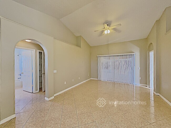 Building Photo - 166 Thornbury Dr
