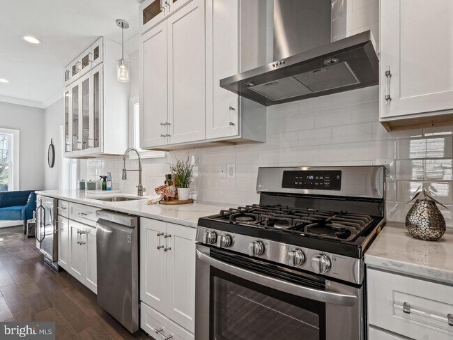 Foto del edificio - 3156 Monroe St NE