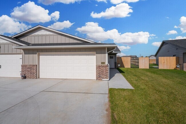 Foto del edificio - 12717 W Cowboy St