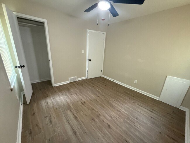 Building Photo - Fully Renovated 3-Bedroom Home – Move-In R...