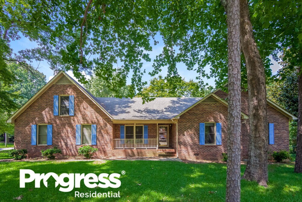 5601 Hollirose Dr, Charlotte, NC 28227 House for Rent in Charlotte