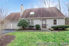 Primary Photo - 5 Copper Ridge Cir