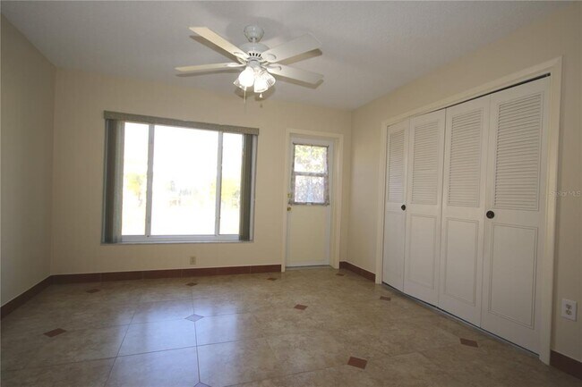 Foto del edificio - 1631 S Lake Ave