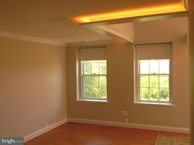 Foto del edificio - 3930 Langley Ct NW