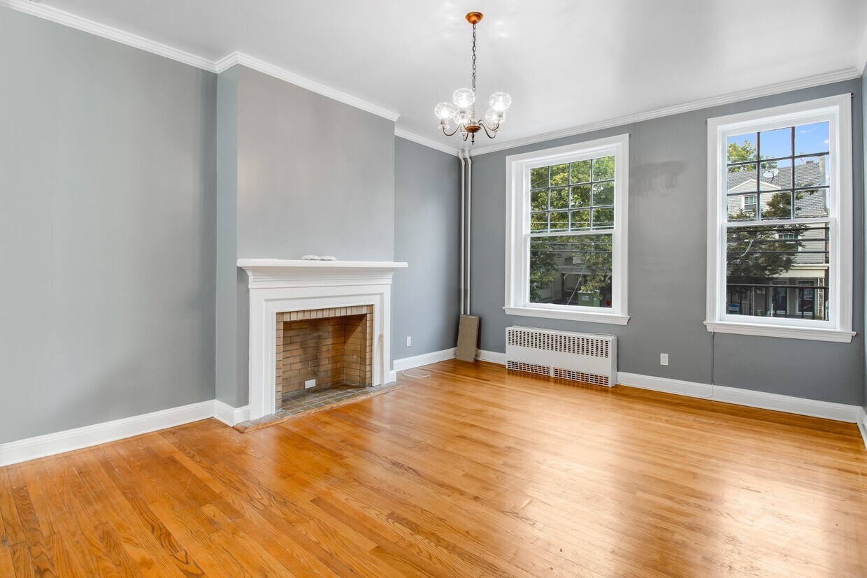 Primary Photo - 173 Belmont Ave