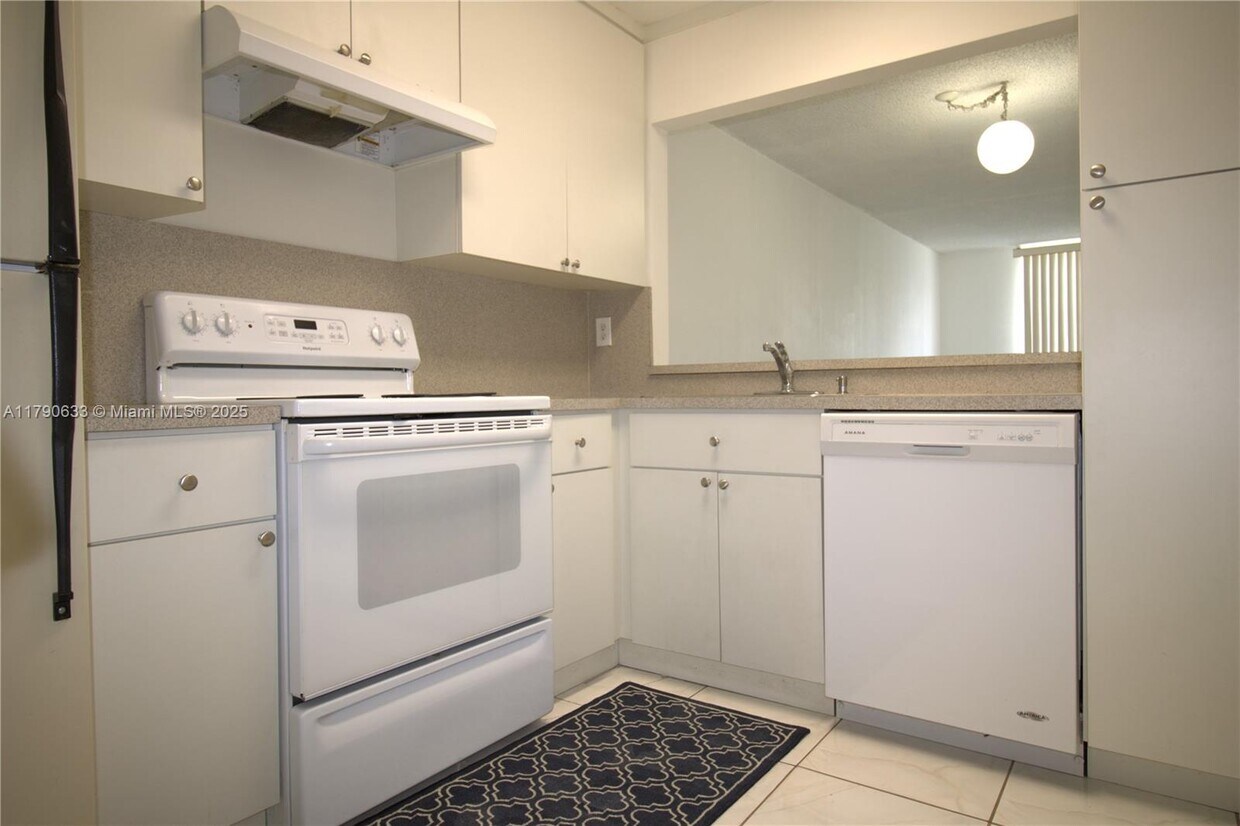 Foto principal - 1250 NE 125th St
