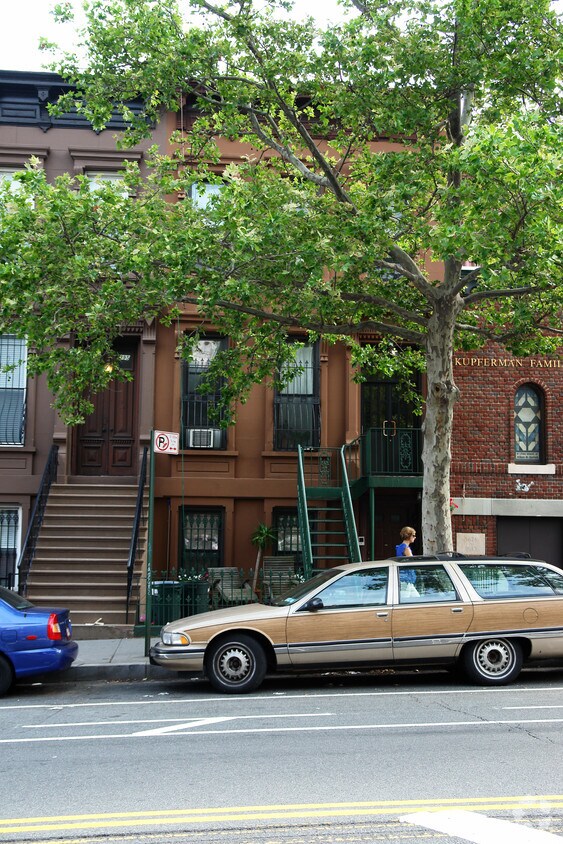 Building Photo - 397 9th St