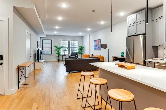 Foto del edificio - 131 Hopkins Ave