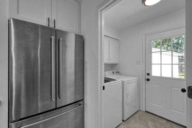 Foto del edificio - 28926 Twisted Oak Dr