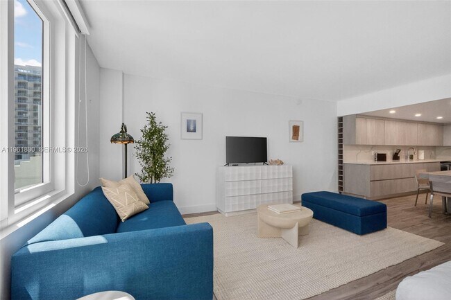 Building Photo - 2301 Collins Ave