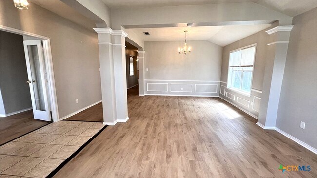 Building Photo - 2149 Modoc Dr