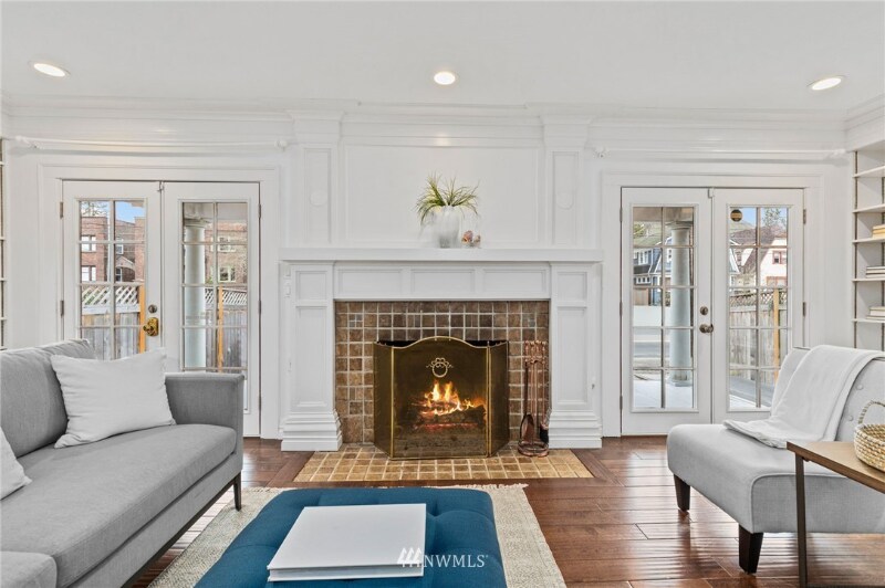 Primary Photo - 719 10th Ave E