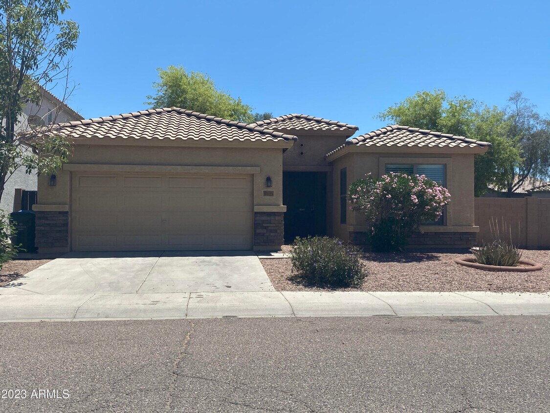 Foto principal - 6311 S 44th Ave