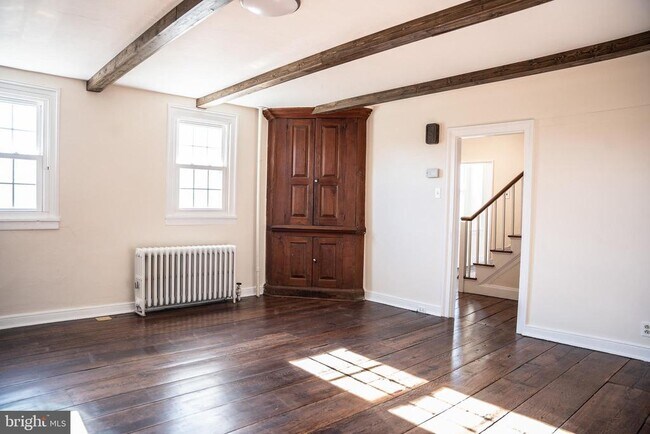 Building Photo - 395 Bishop Hollow Rd