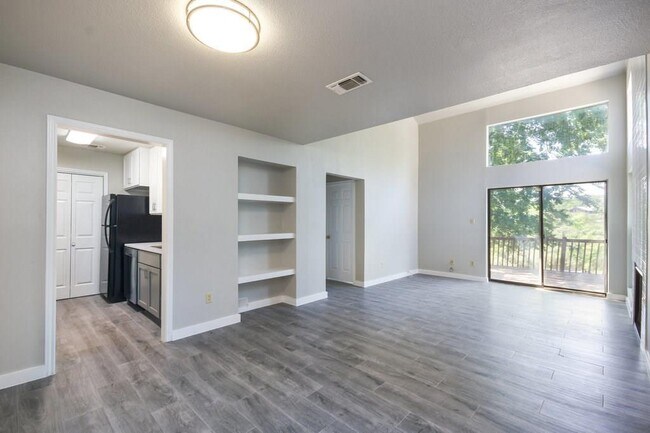 Foto del edificio - 6913 Thorncliffe Dr