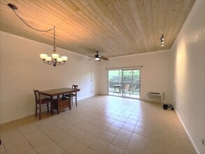Building Photo - 355 Kalanianaole St