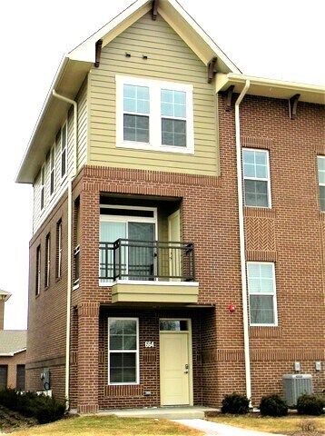 Building Photo - 662 E Algonquin Rd