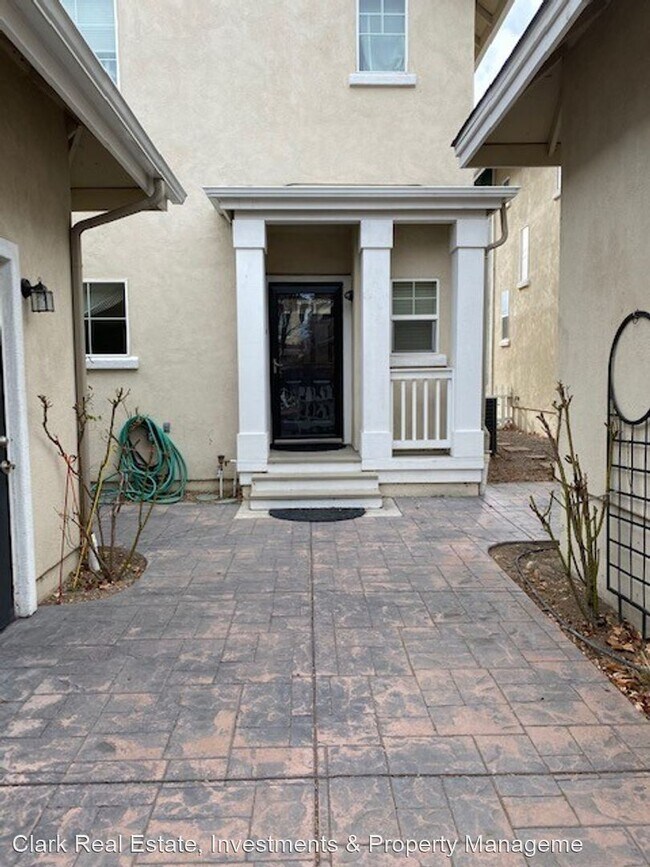 Building Photo - 2 br, 2.5 bath House - 1320 Waterloo Drive