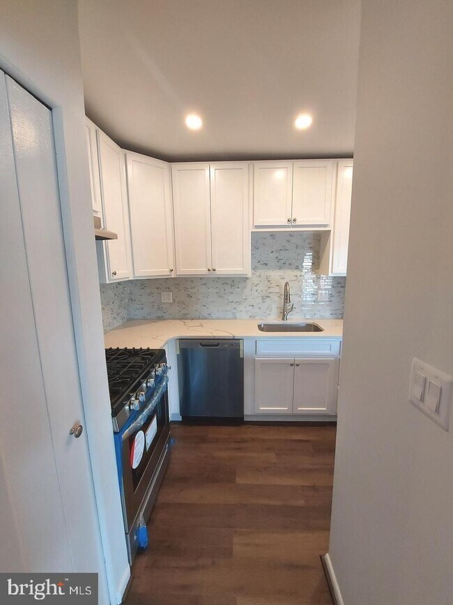 Building Photo - 207 Erin Way