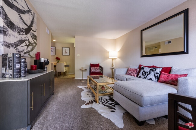 1BR, 1BA - 660SF - Living Room - Pines of Woodforest