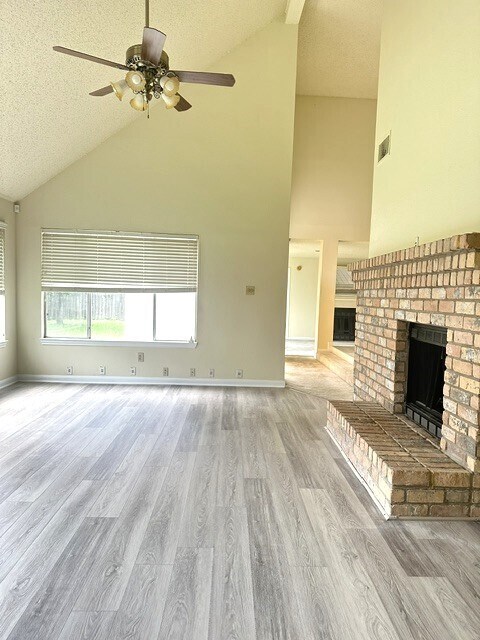 Foto del edificio - 14702 Rancho Vista Dr