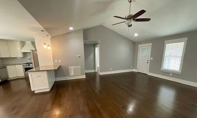 Building Photo - 6437 Roanoke Dr