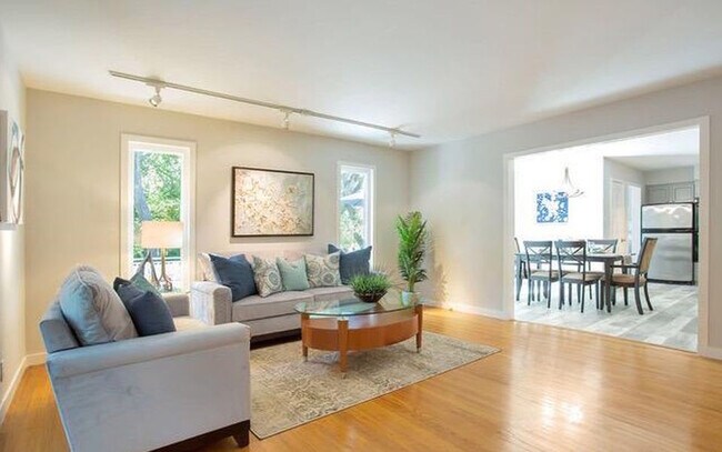 Large living room - 4111 Hidden Valley Rd