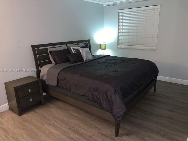 Foto del edificio - 18356 NW 68th Ave