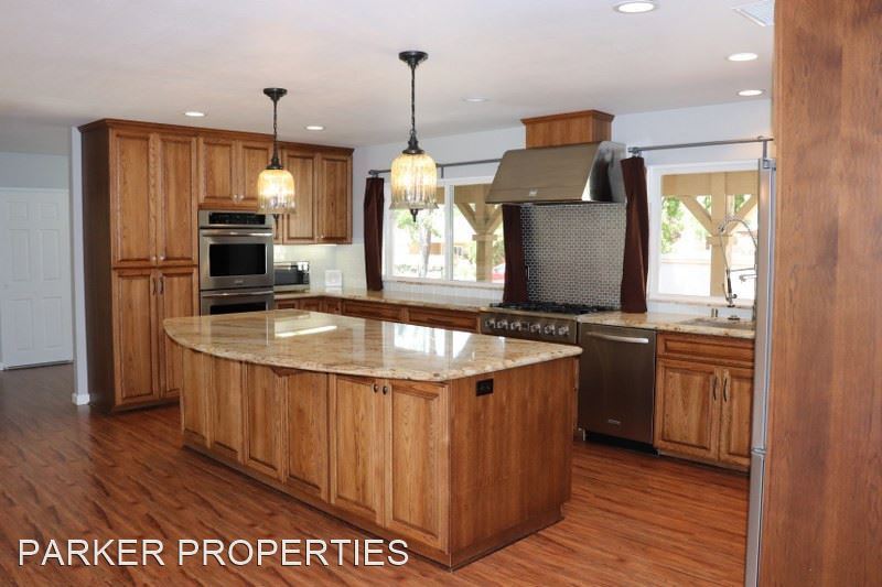 Primary Photo - 3 br, 2.5 bath House - 1709 La Valhalla Pl
