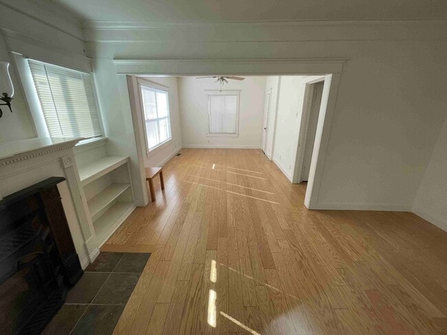 Building Photo - UNIQUE SHERMAN OAKS PROPERTY WITH ALL UTILITIES INCLUDED!