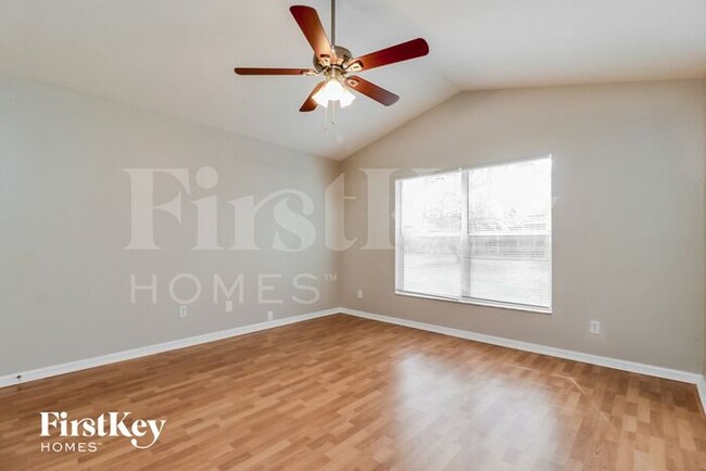 Foto del edificio - 3843 Chaucer Way