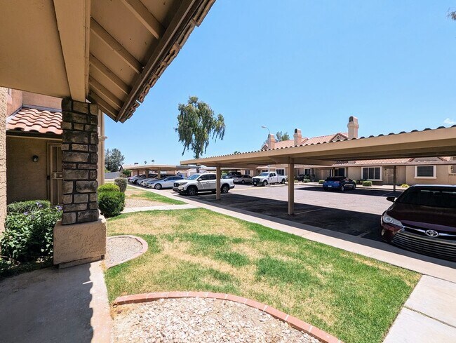 Foto del edificio - 4601 N 102nd Ave