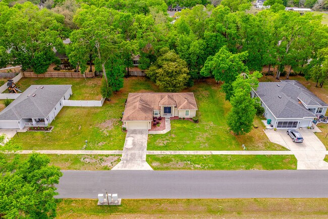 Foto del edificio - 304 Woods Landing Dr