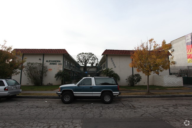 Building - Alexander Arms