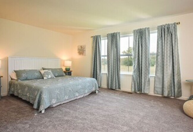 Foto del edificio - For Rent – Aqua Villa at Bishop’s Landing