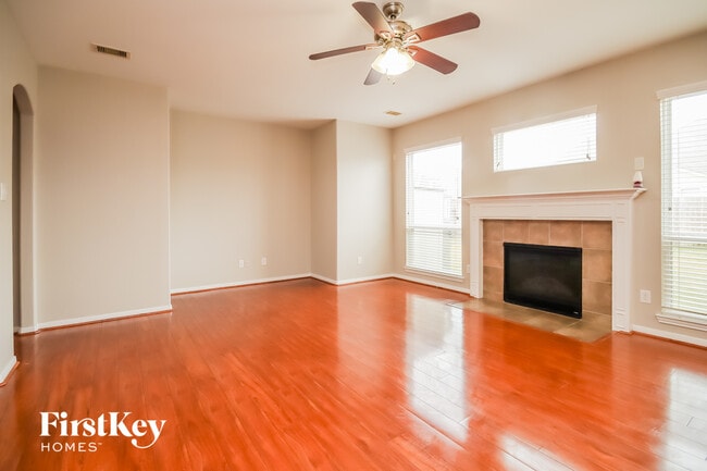 Foto del edificio - 6707 Level Pond Ln