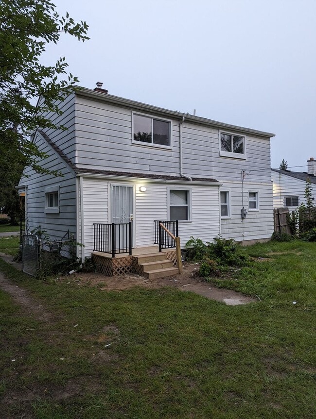 Building Photo - 16878 Salem