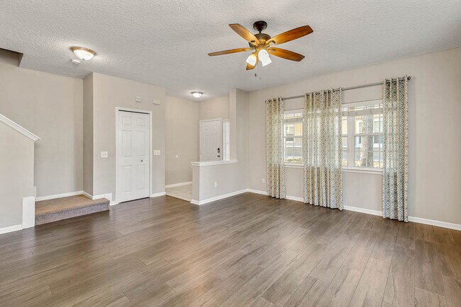 Foto del edificio - 12423 Forest Lake Cir E