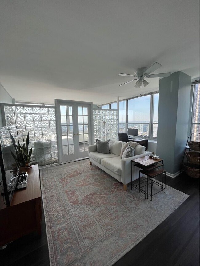 Foto del edificio - 3550 N Lake Shore Dr