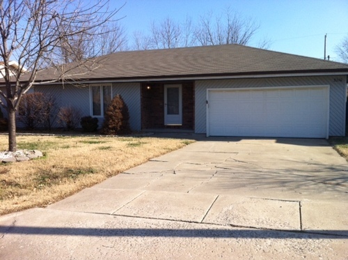 Primary Photo - 3210 S Elmira Ave