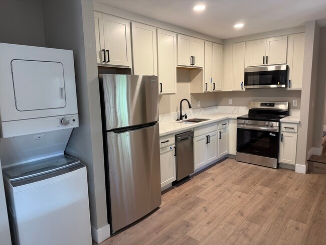 kitchen - 11750 Chapelle Pl